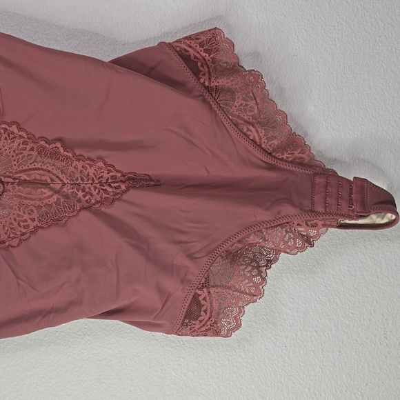 Hey shape v neck body suit Elegant Lace Mauve Bodysuit size XL. - Picture 3 of 9